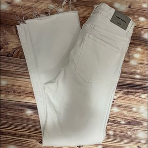 White boot-leg 5 pocket Jean NWOT